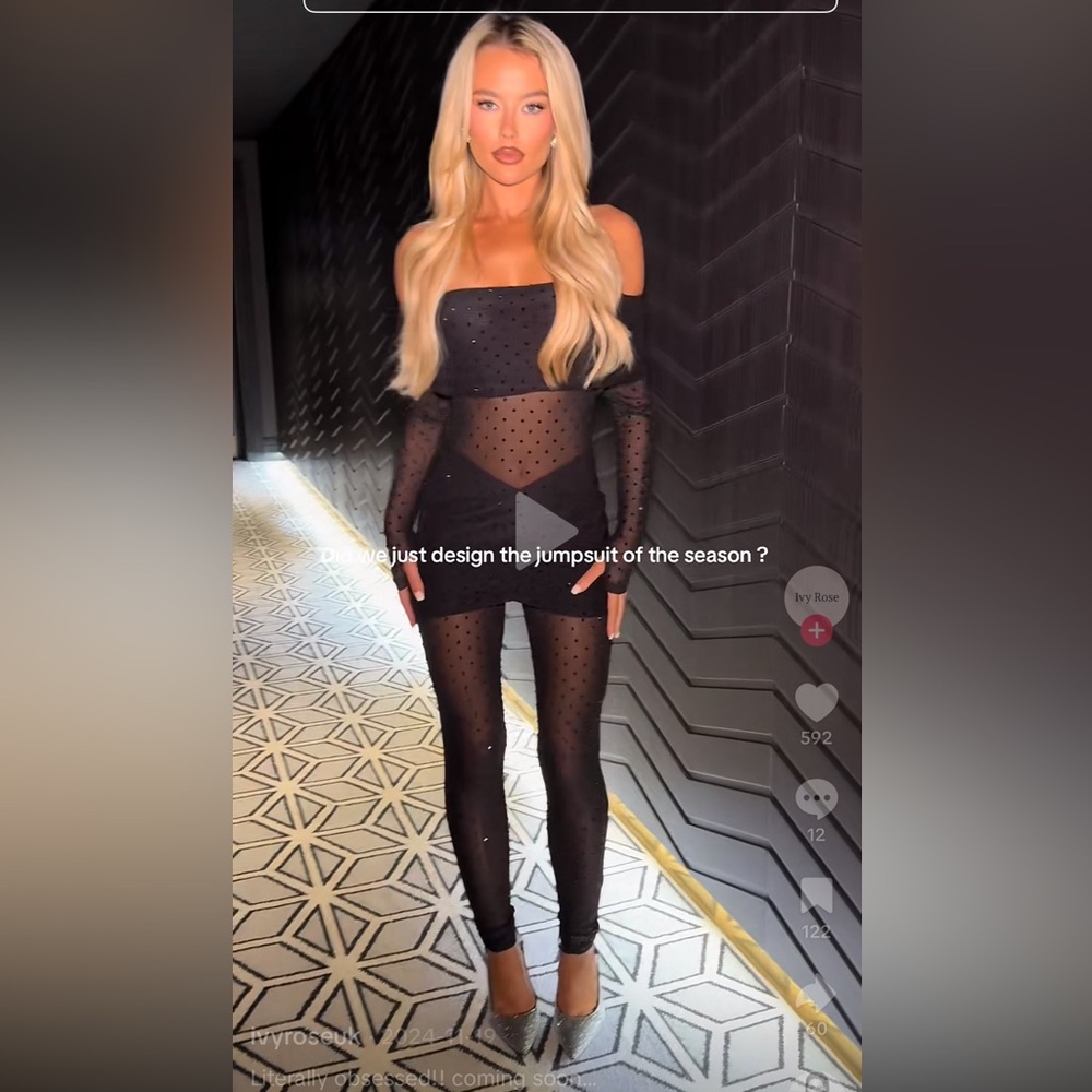 Ivy Rose Elegant Black Off-Shoulder Dress #IvyRose